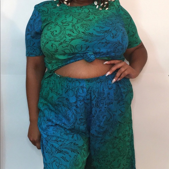 Vintage Beach Blue & Green 2-Piece Shorts Set - Picture 7 of 7